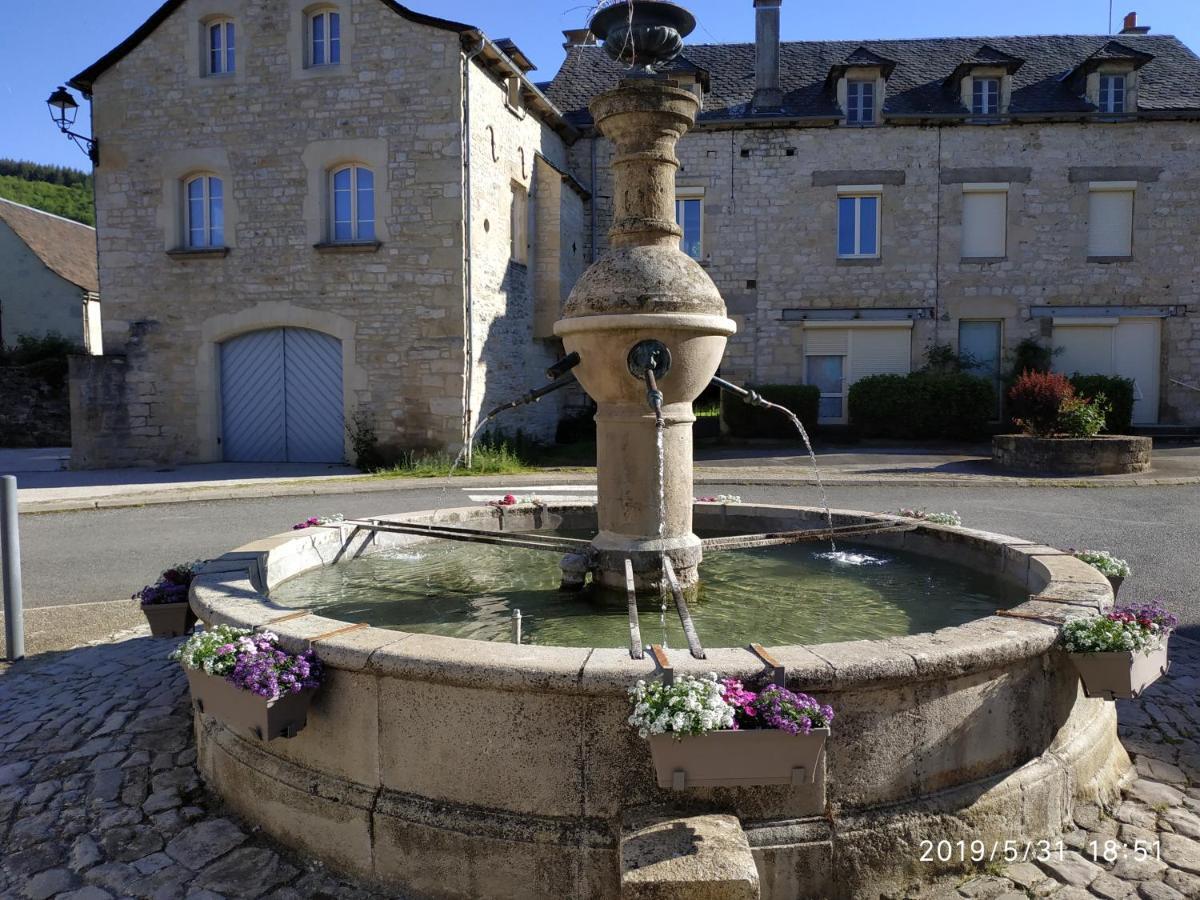 Les Inseparables Sévérac-lʼÉglise Extérieur photo
